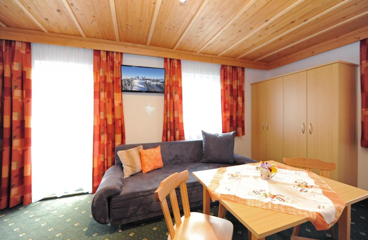 Gaestehaus Standardhaus Saalbach-Hinterglemm Bagian luar foto